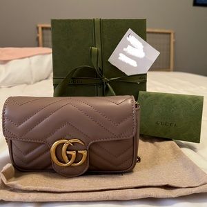 🎄Gucci GG Marmont Super Mini